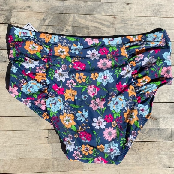 California Floral bikini bottom size 3X - Picture 4 of 4